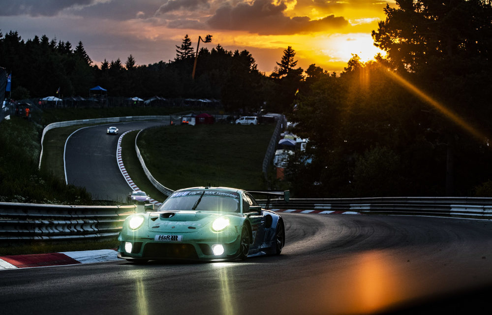 Bester Porsche 911 GT3 R beendet unfallträchtiges Rennen in den Top 10