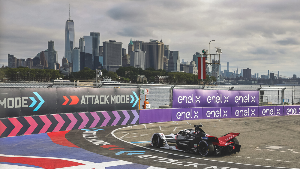 TAG Heuer Porsche Formel-E-Team auf Punktejagd in den Straßen von Brooklyn