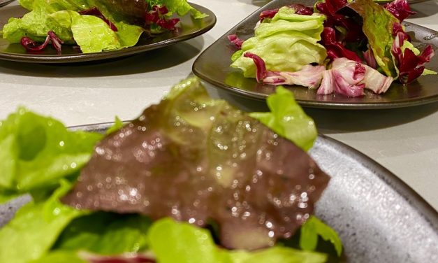 Kochkurs „Soulfood im Herbst“ – Rezept: Feldsalat mit karamellisierter Birne …