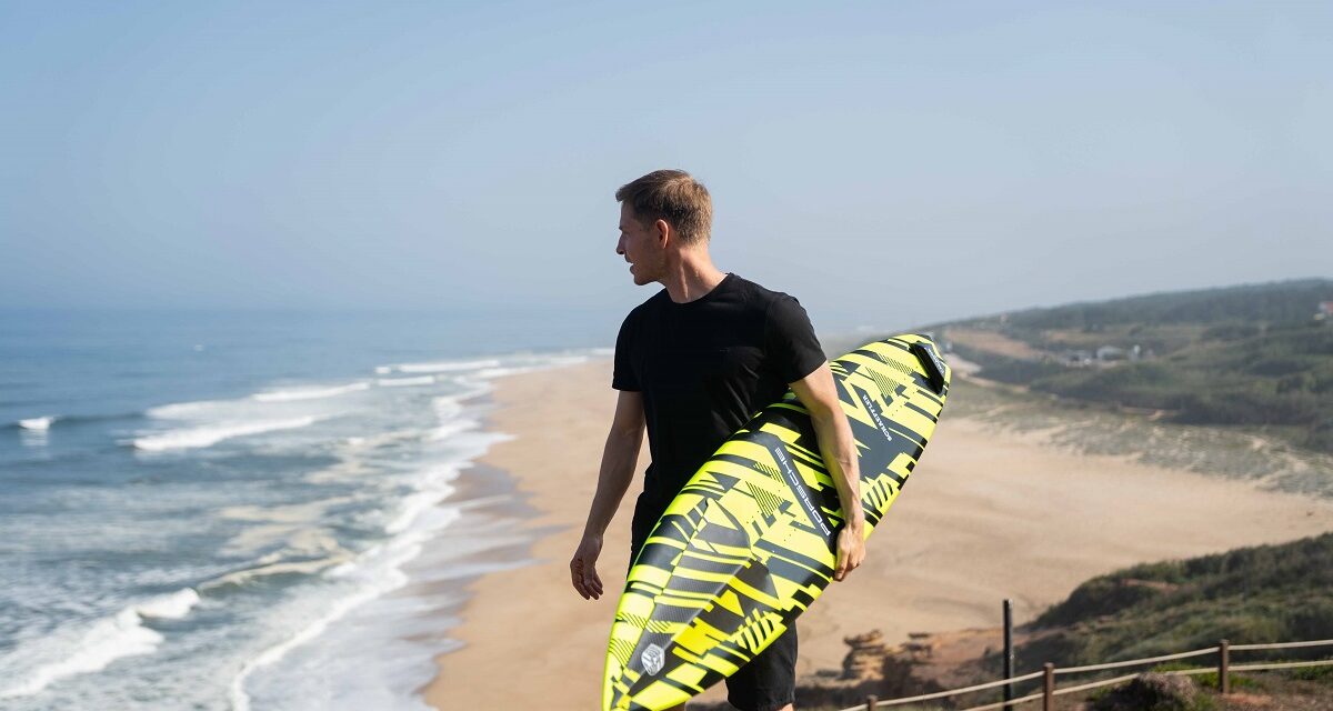 Porsche und Weltrekordhalter Sebastian Steudtner präsentieren gemeinsam entwickeltes Surfboard