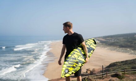 Porsche und Weltrekordhalter Sebastian Steudtner präsentieren gemeinsam entwickeltes Surfboard
