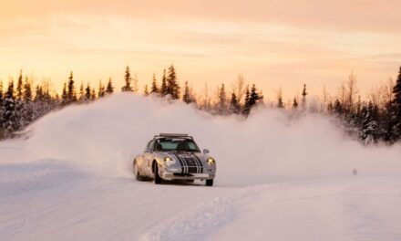 Tailor-made ice driving in specially prepared Porsches!
