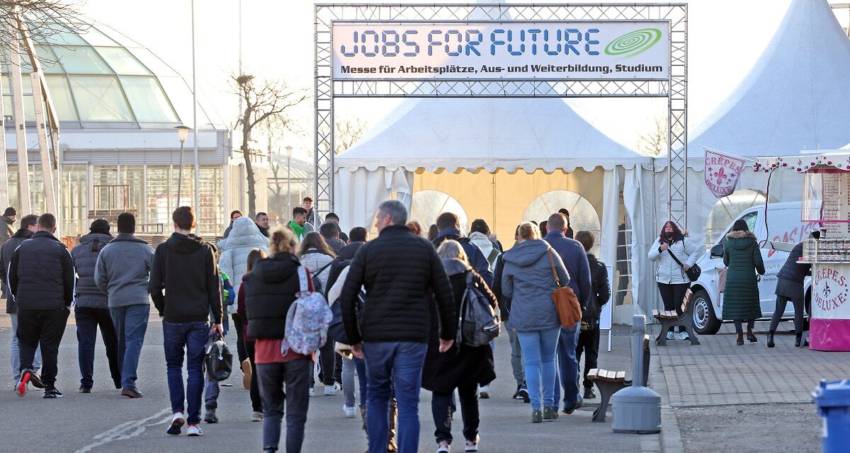 Jobs for Future: Ausbildung oder Studium?