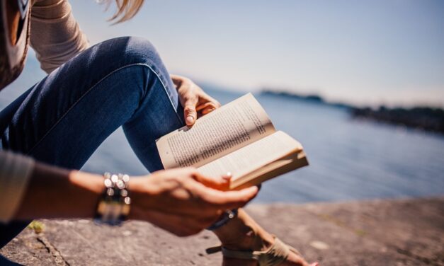Ferienlektüre 2024: die besten Jugendbücher für den Sommer