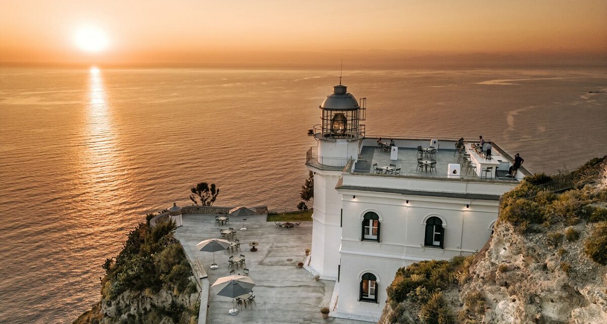 Mit Art of Travel zum Leuchtturmwärter auf Ischia werden: Im Faro Punta Imperatore – dem berühmtesten Leuchtturm Italiens