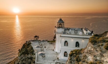 Mit Art of Travel zum Leuchtturmwärter auf Ischia werden: Im Faro Punta Imperatore – dem berühmtesten Leuchtturm Italiens